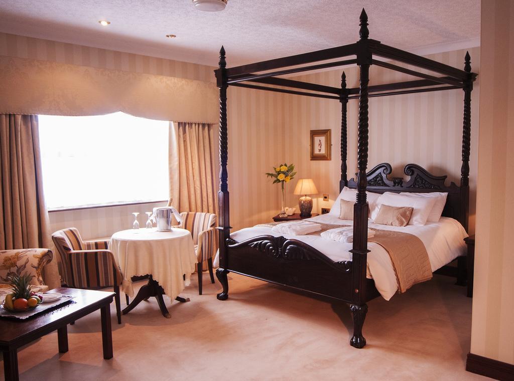 Seven Oaks Hotel Κάρλοου Εξωτερικό φωτογραφία