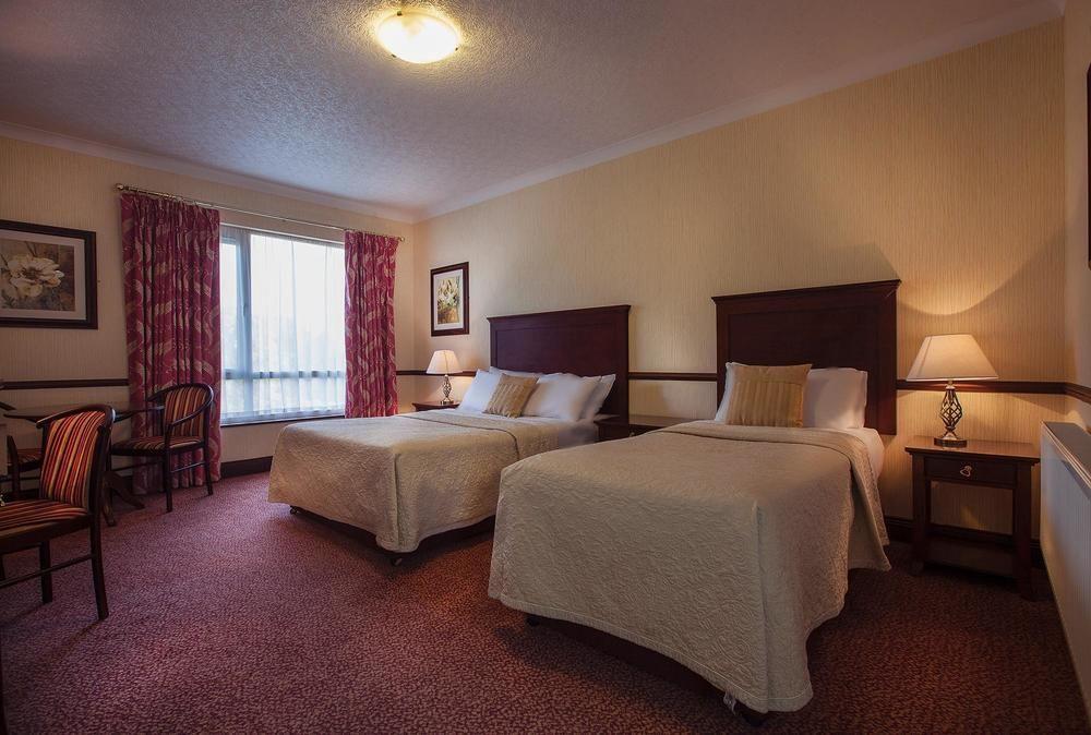Seven Oaks Hotel Κάρλοου Εξωτερικό φωτογραφία